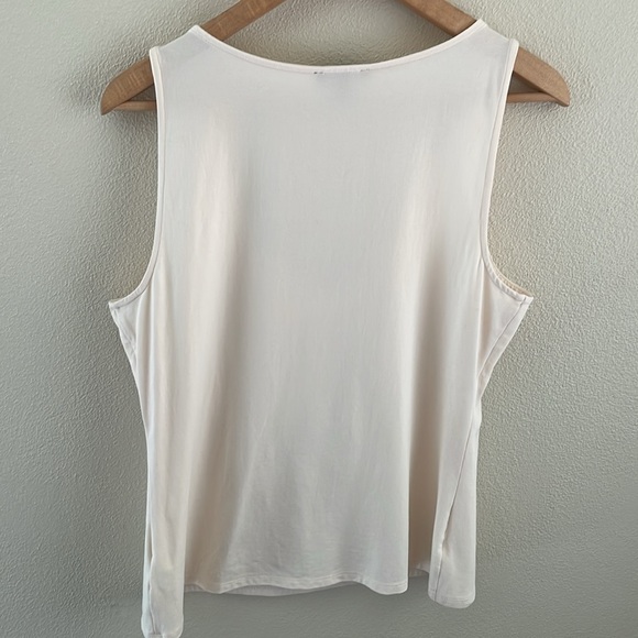 Express women’s v-neck scalloped edge tank | cream | size large - Picture 4 of 7